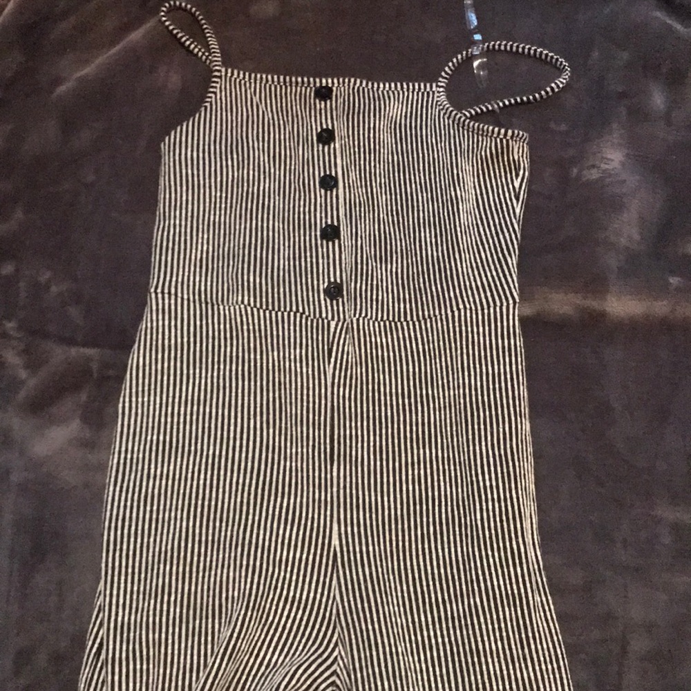 Black and white jumper